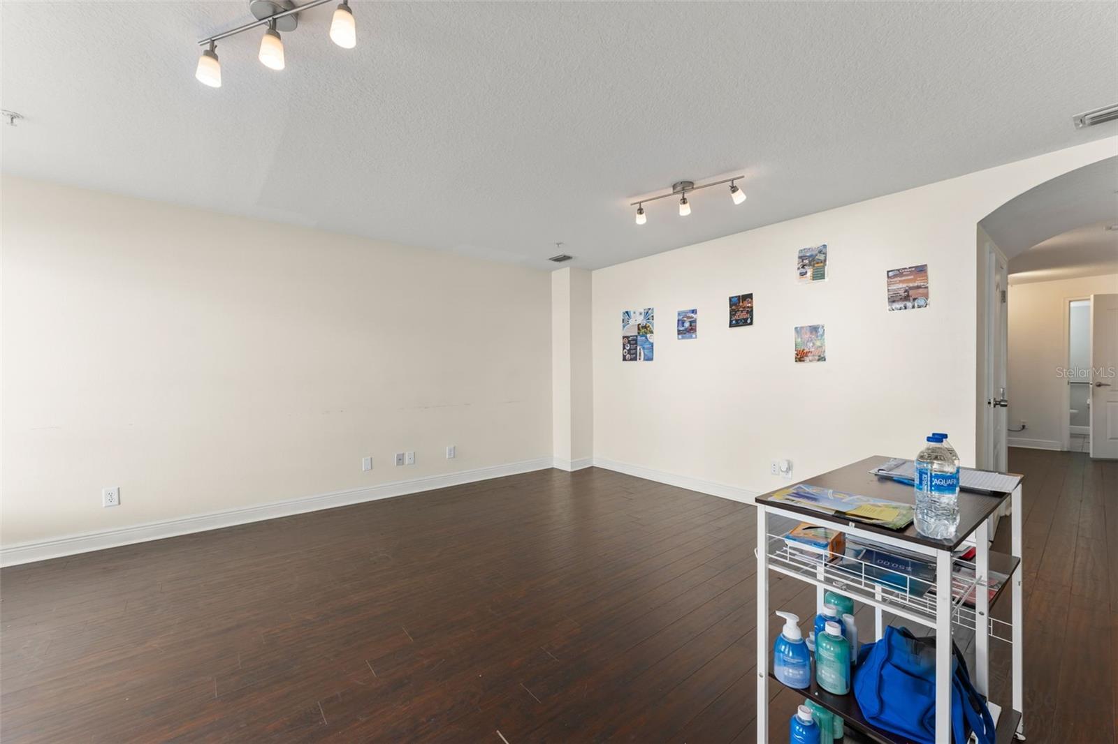 136 S BUMBY AVE #2 — photo 8