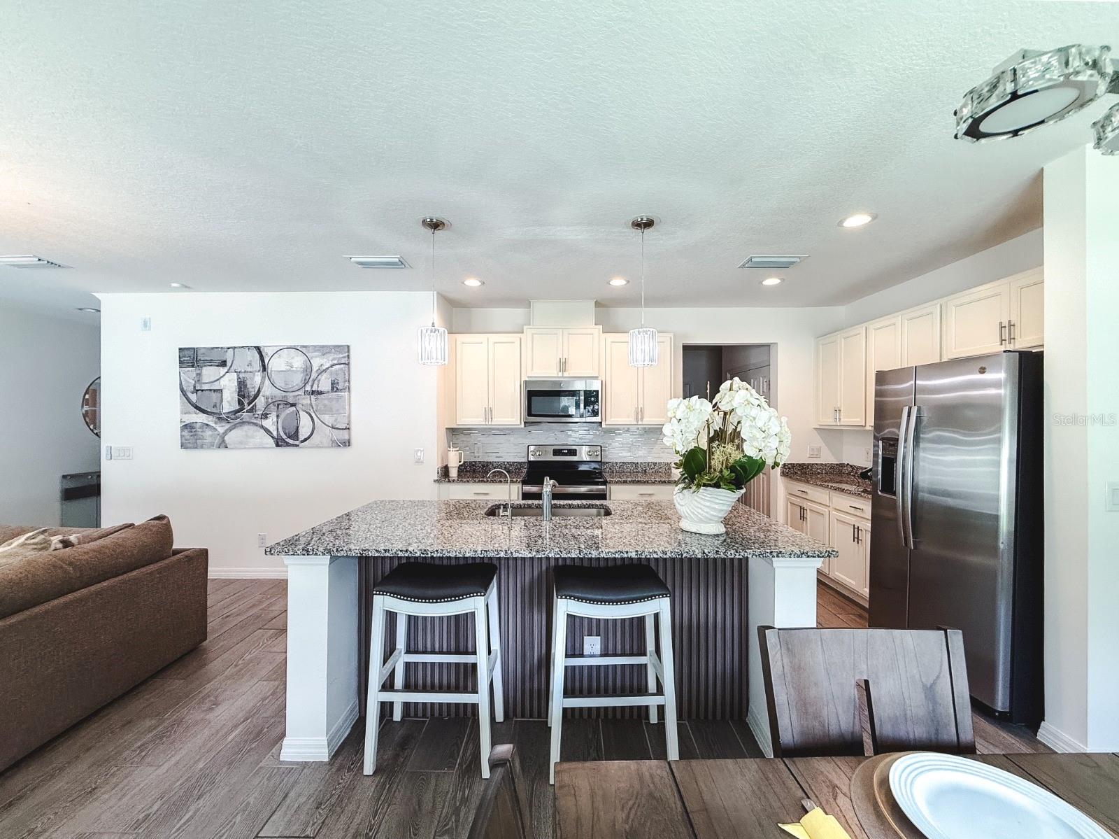 5285 ROYAL POINT AVE — photo 8
