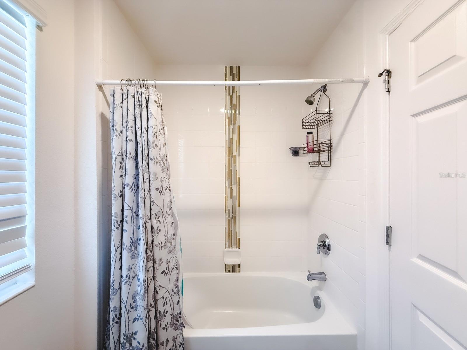 5285 ROYAL POINT AVE — photo 10