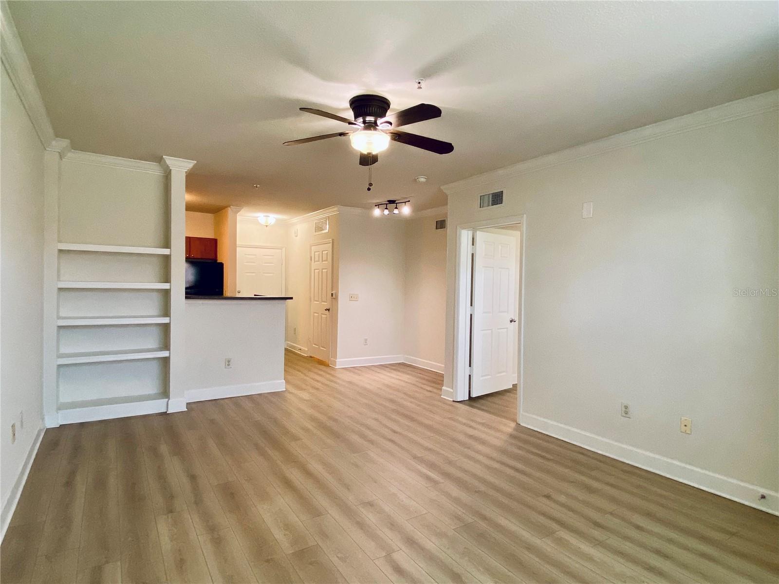 300 E SOUTH ST #6012 — photo 2