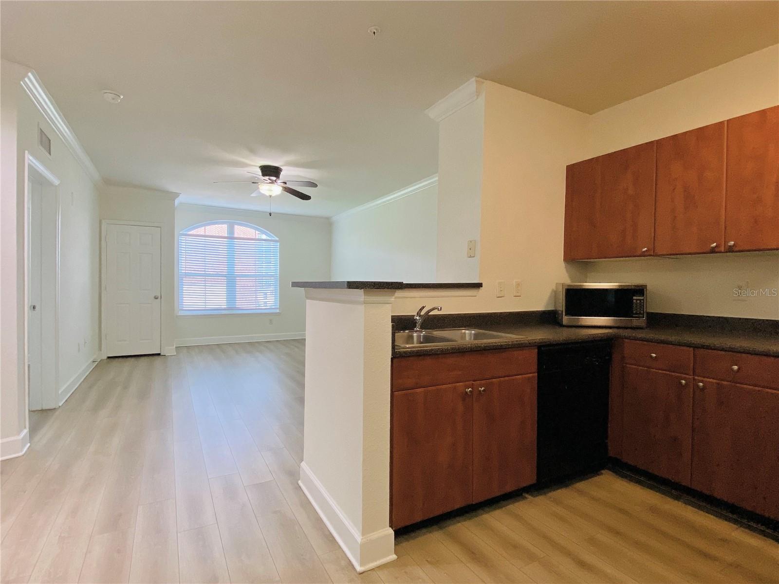 300 E SOUTH ST #6012 — photo 3