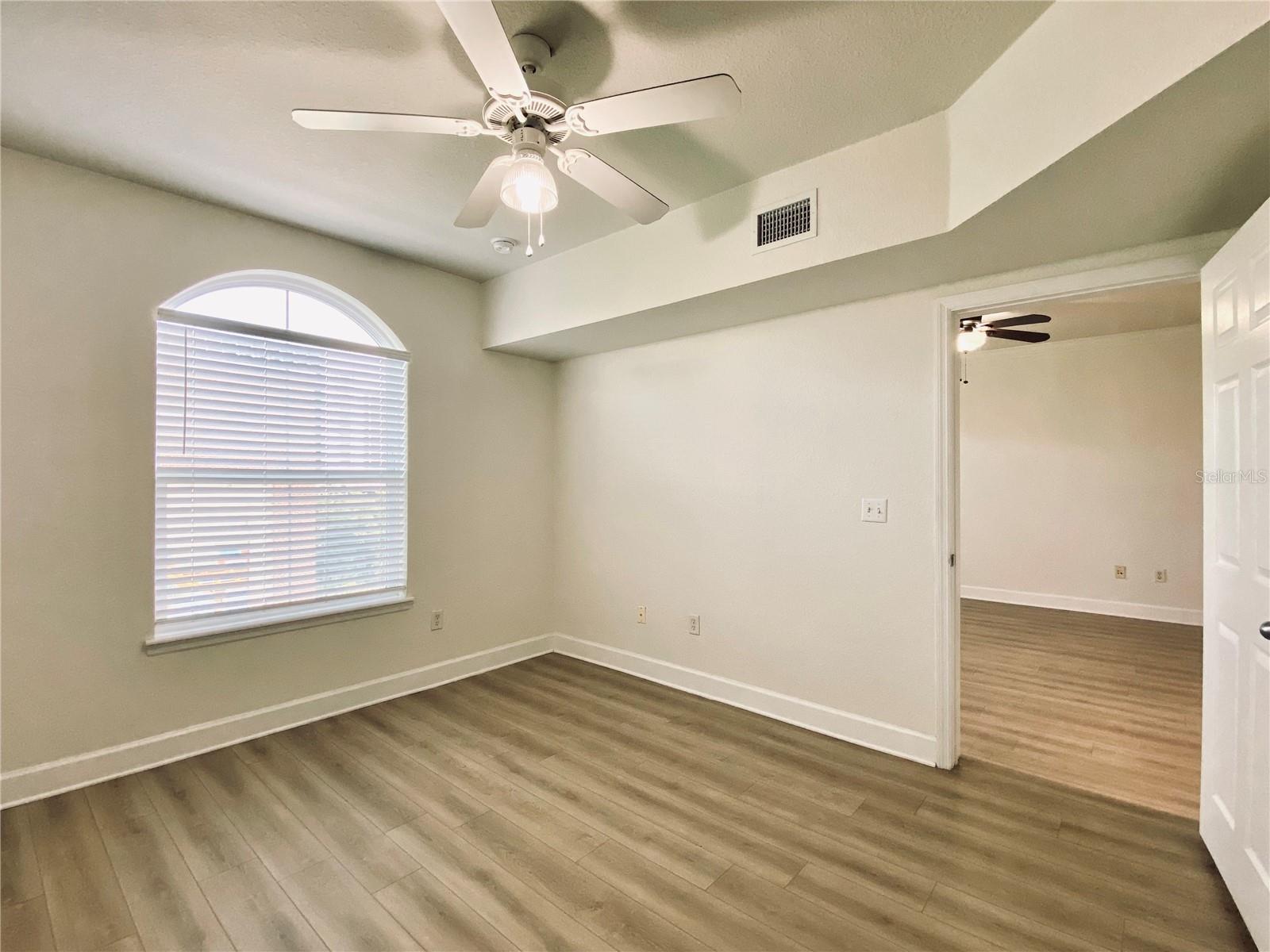300 E SOUTH ST #6012 — photo 10