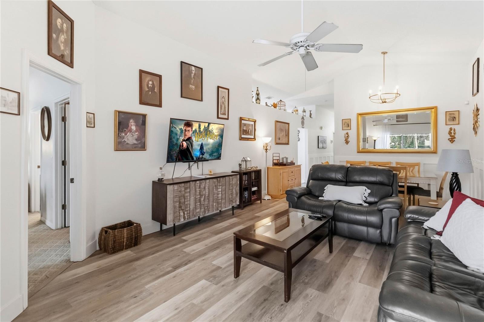 829 CLEAR CREEK CIR — photo 10