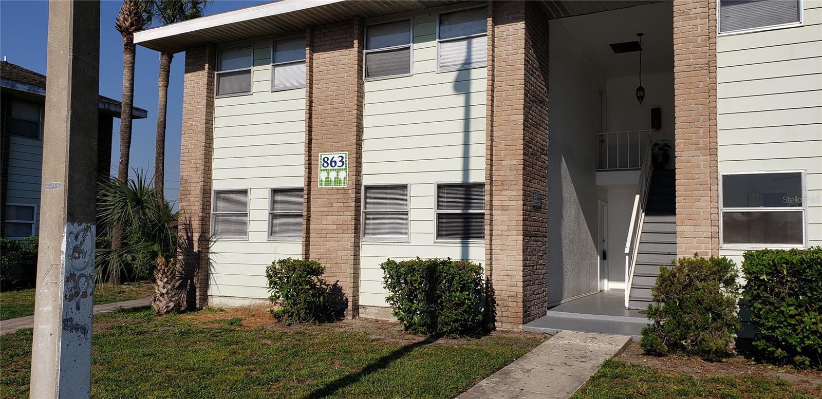 863 SKY LAKE CIR #A — photo 2