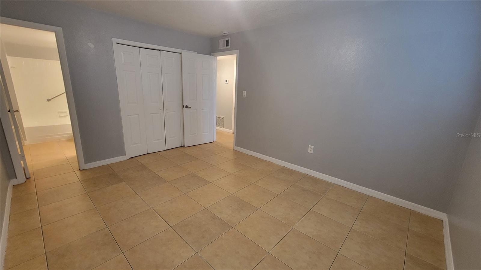 863 SKY LAKE CIR #A — photo 12