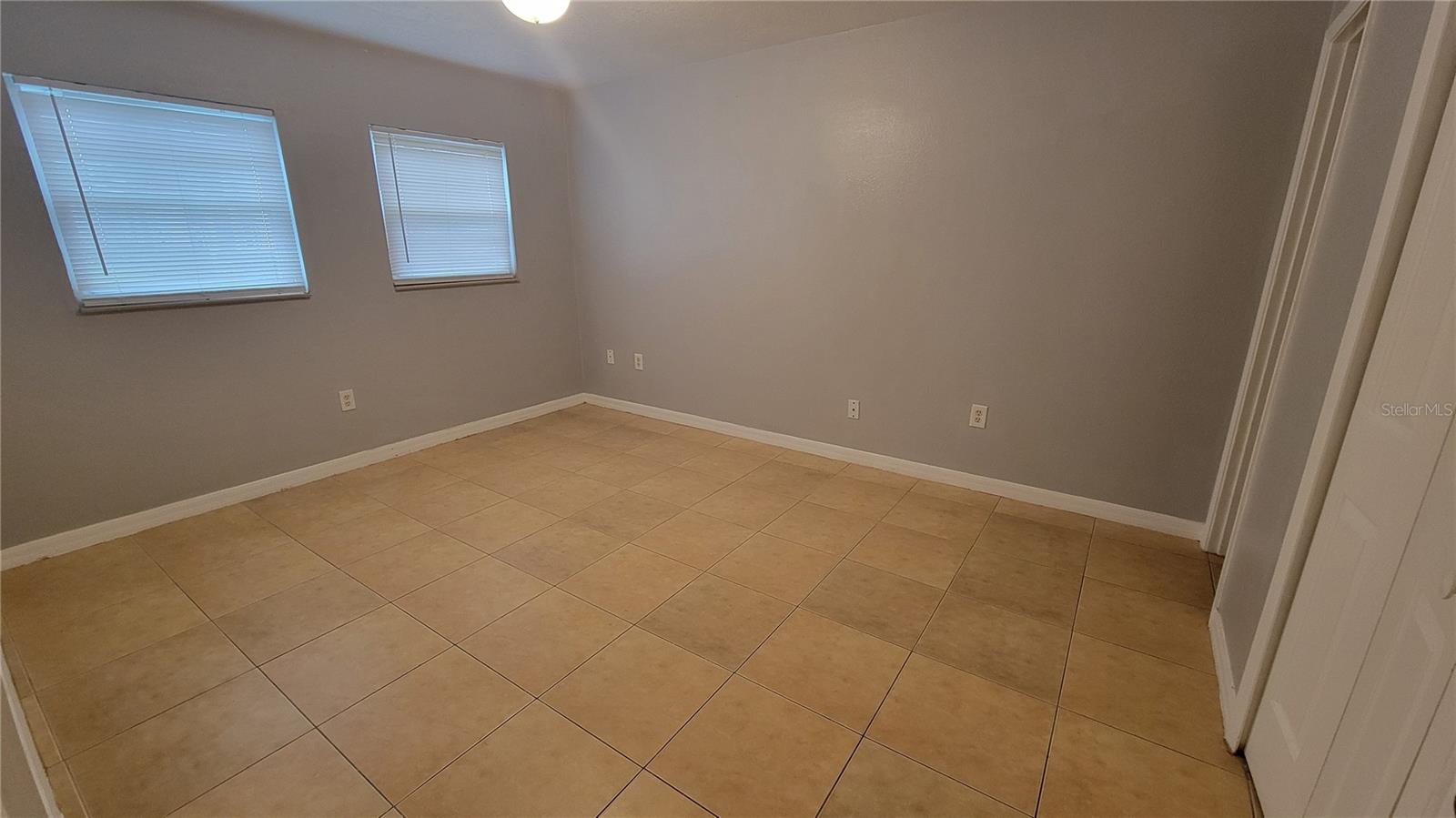 863 SKY LAKE CIR #A — photo 4