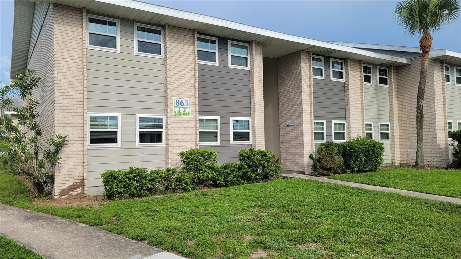 863 SKY LAKE CIR #A