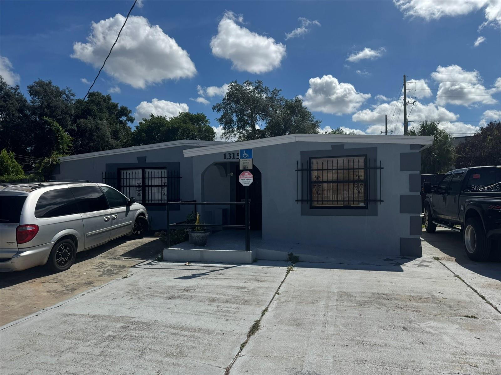 1315 N PINE HILLS RD