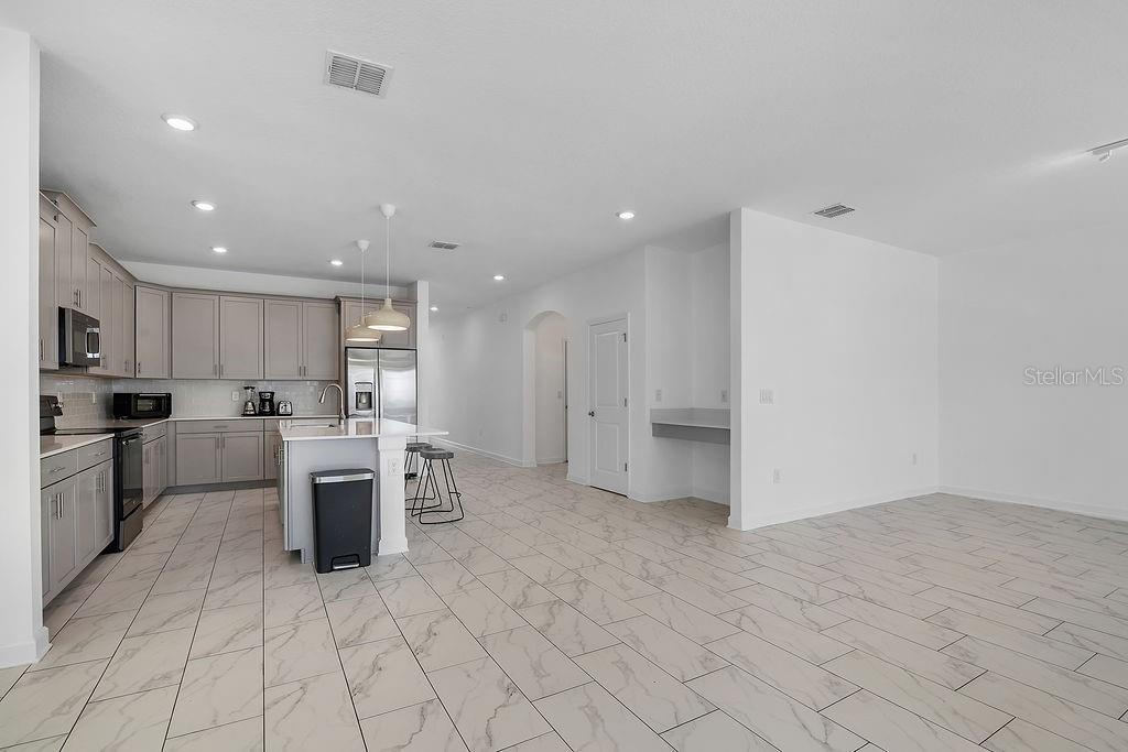 9255 SOMMERSET HILLS DR — photo 5