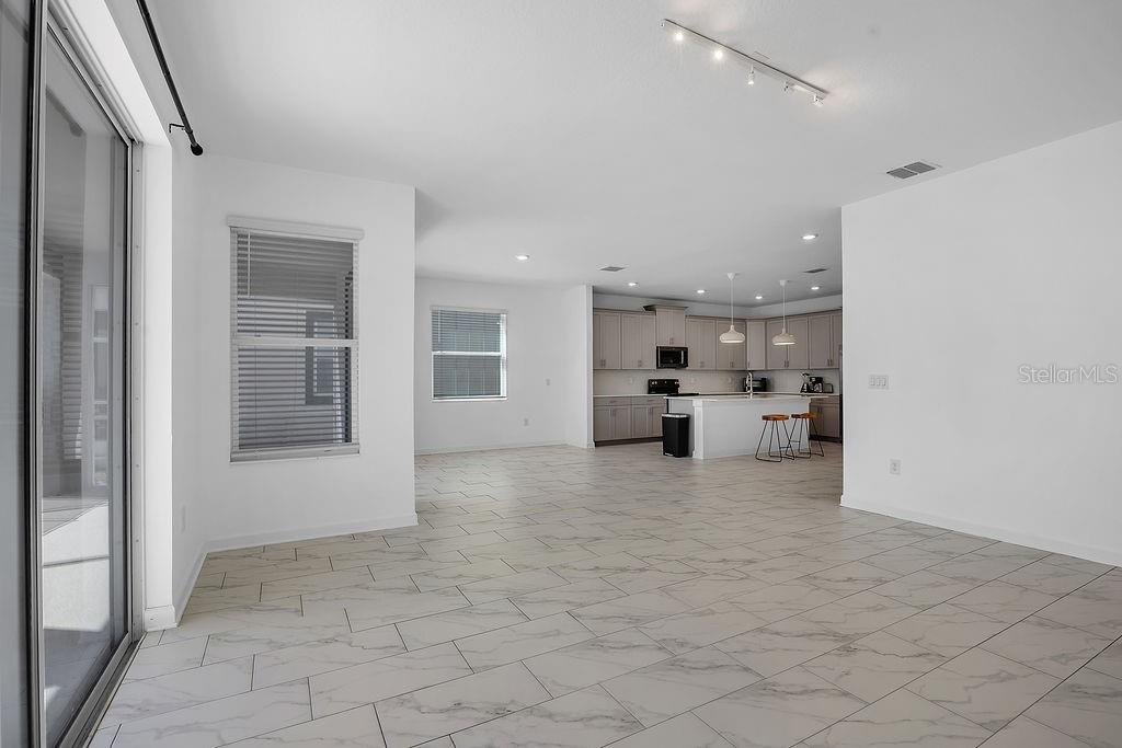9255 SOMMERSET HILLS DR — photo 8