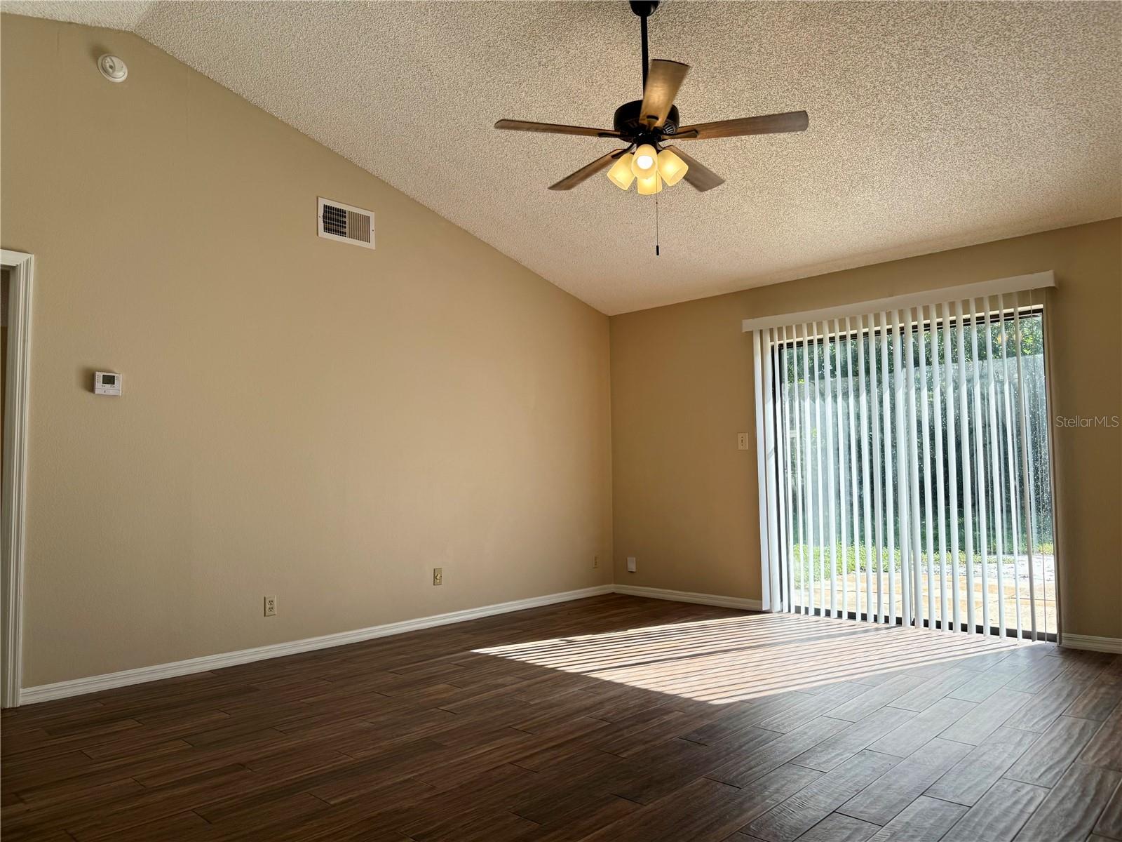 513 CAVALIER AVE — photo 2