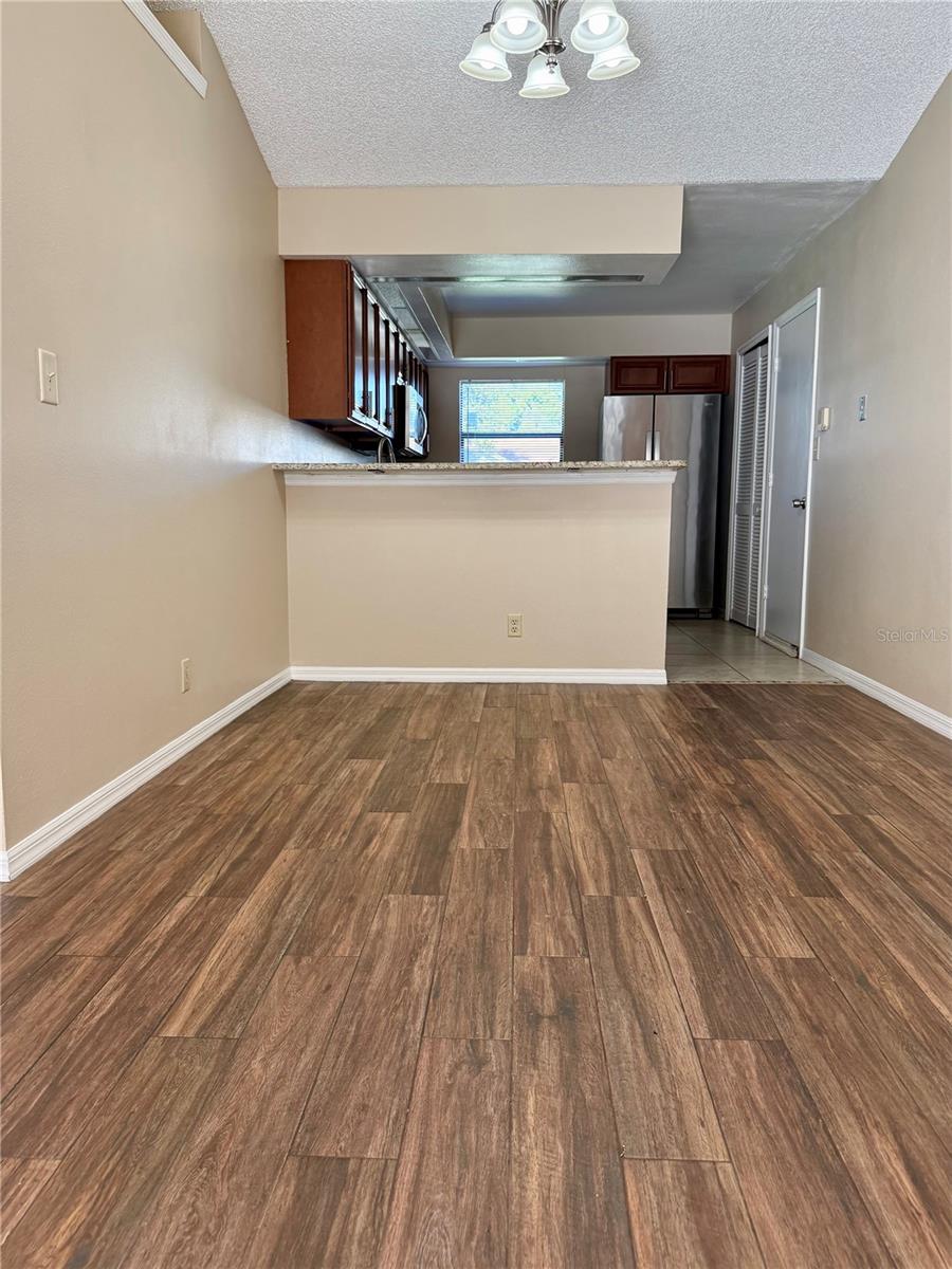 513 CAVALIER AVE — photo 4