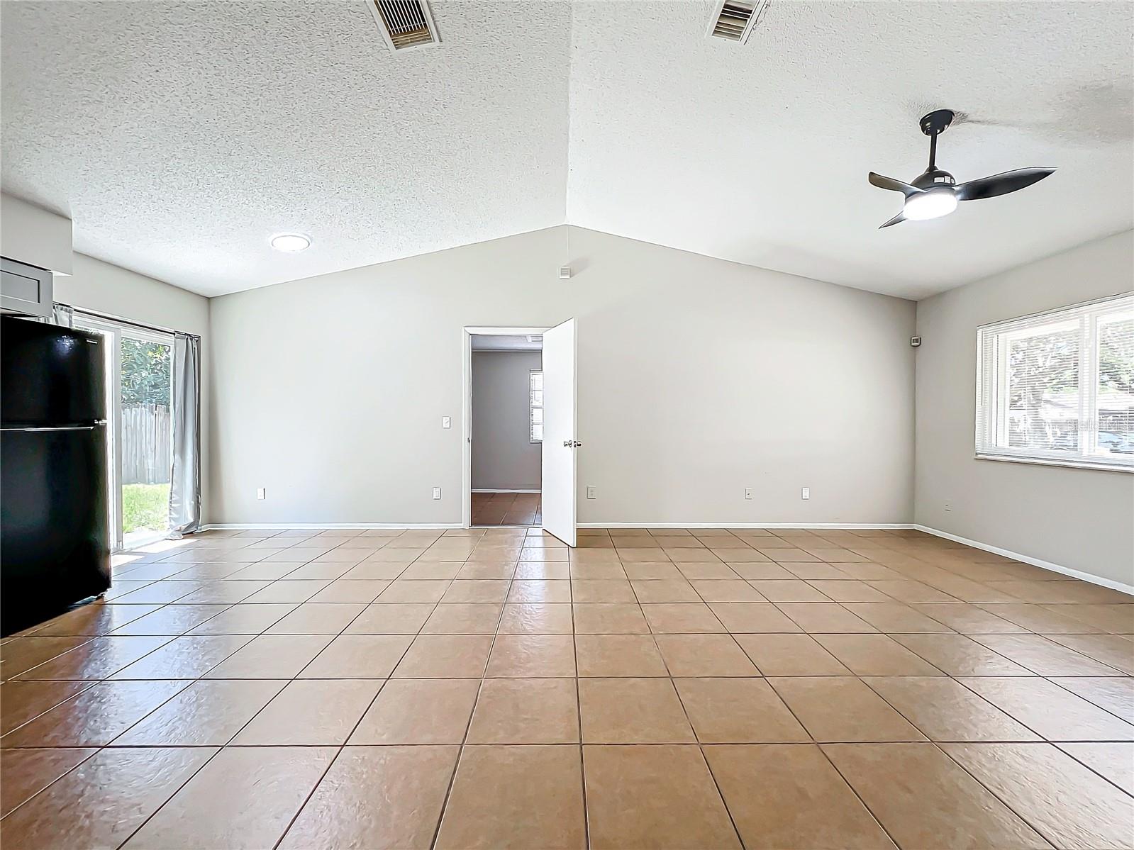 13868 LENA ST — photo 12