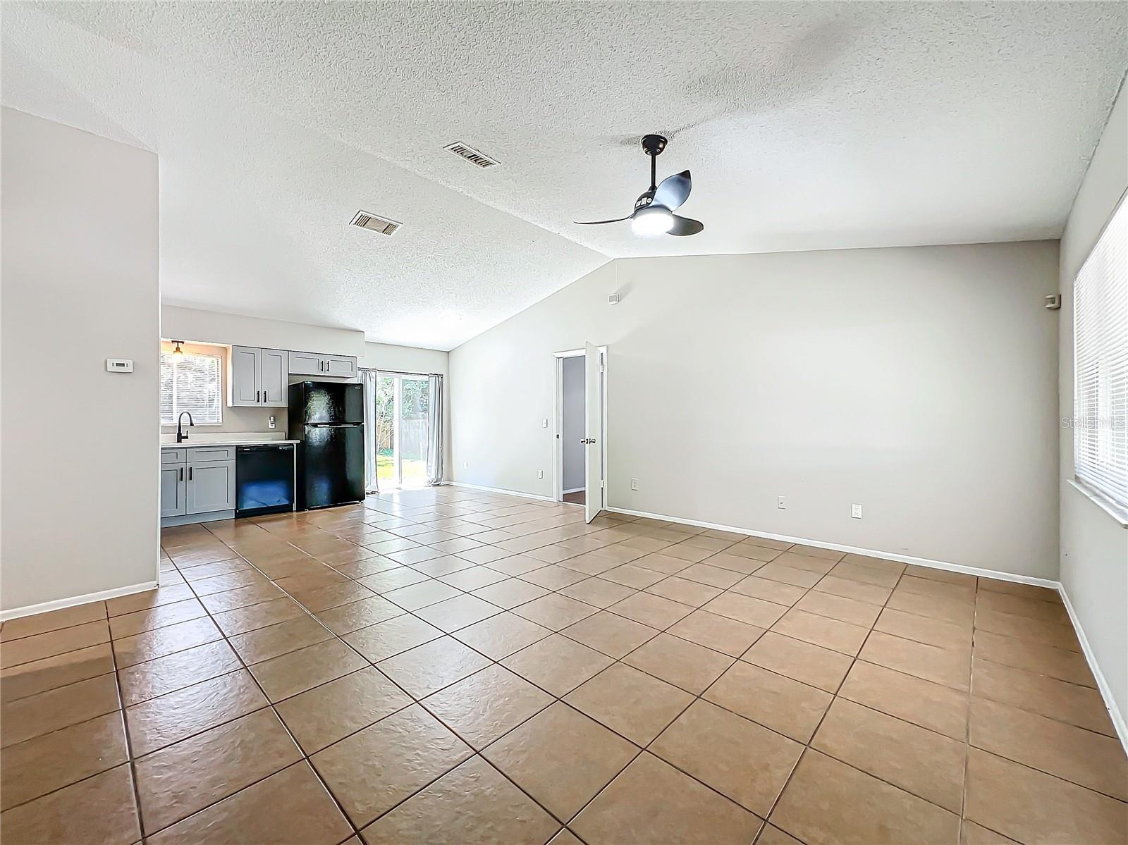 13868 LENA ST — photo 4