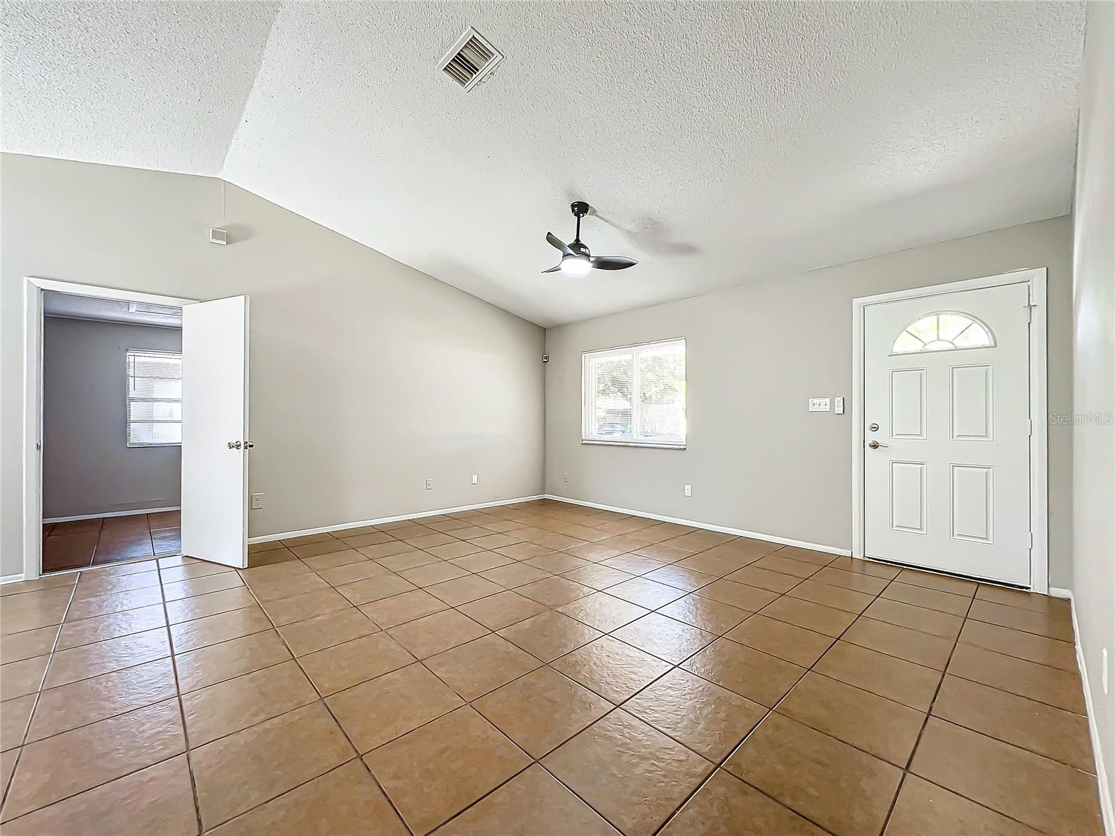 13868 LENA ST — photo 6