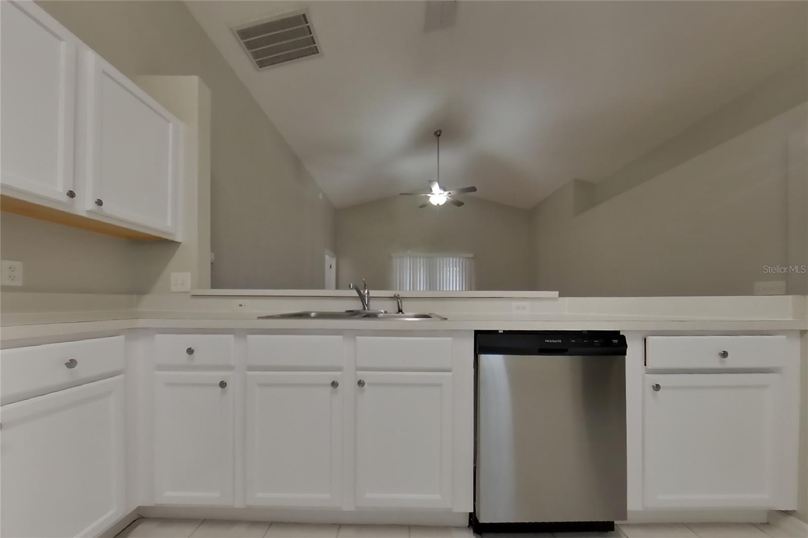 143 WORNALL DR — photo 3
