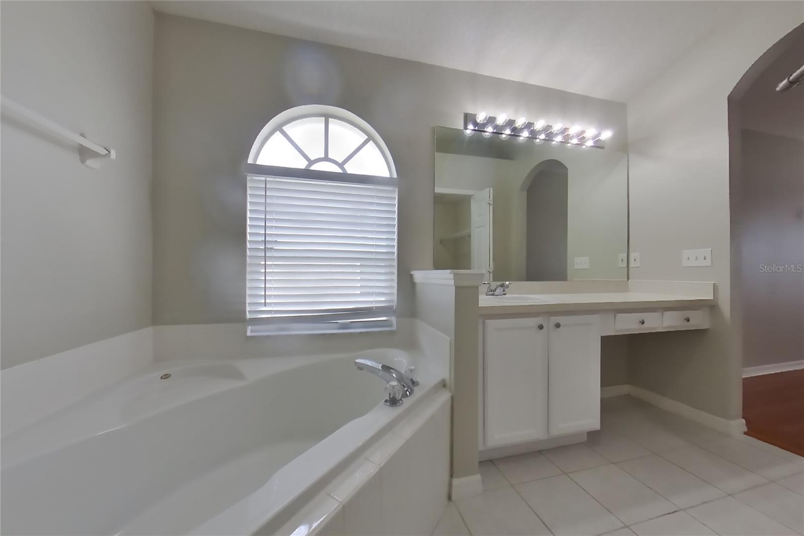 143 WORNALL DR — photo 6