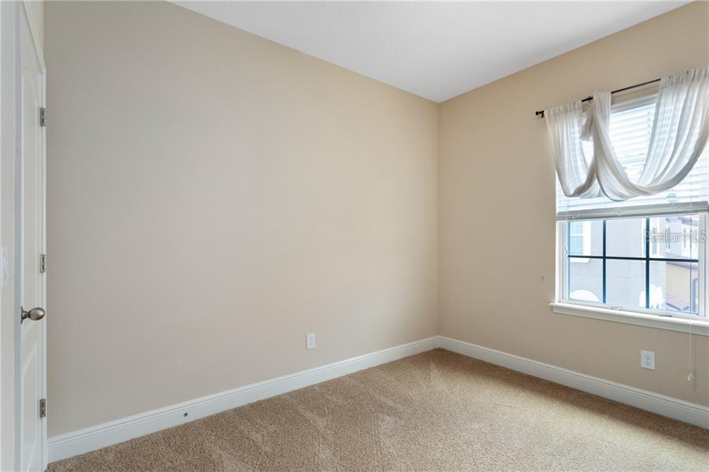 1412 LOBELIA DR — photo 12