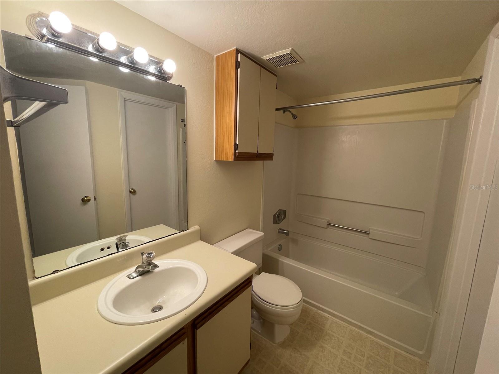 633 BUOY LN #304 — photo 8