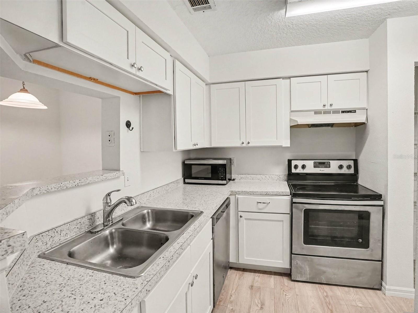 199 AFTON SQ #108 — photo 4