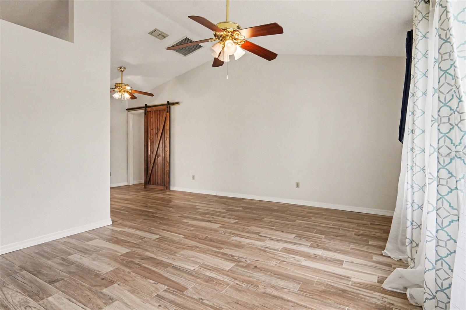 8625 REDSKIN CT
