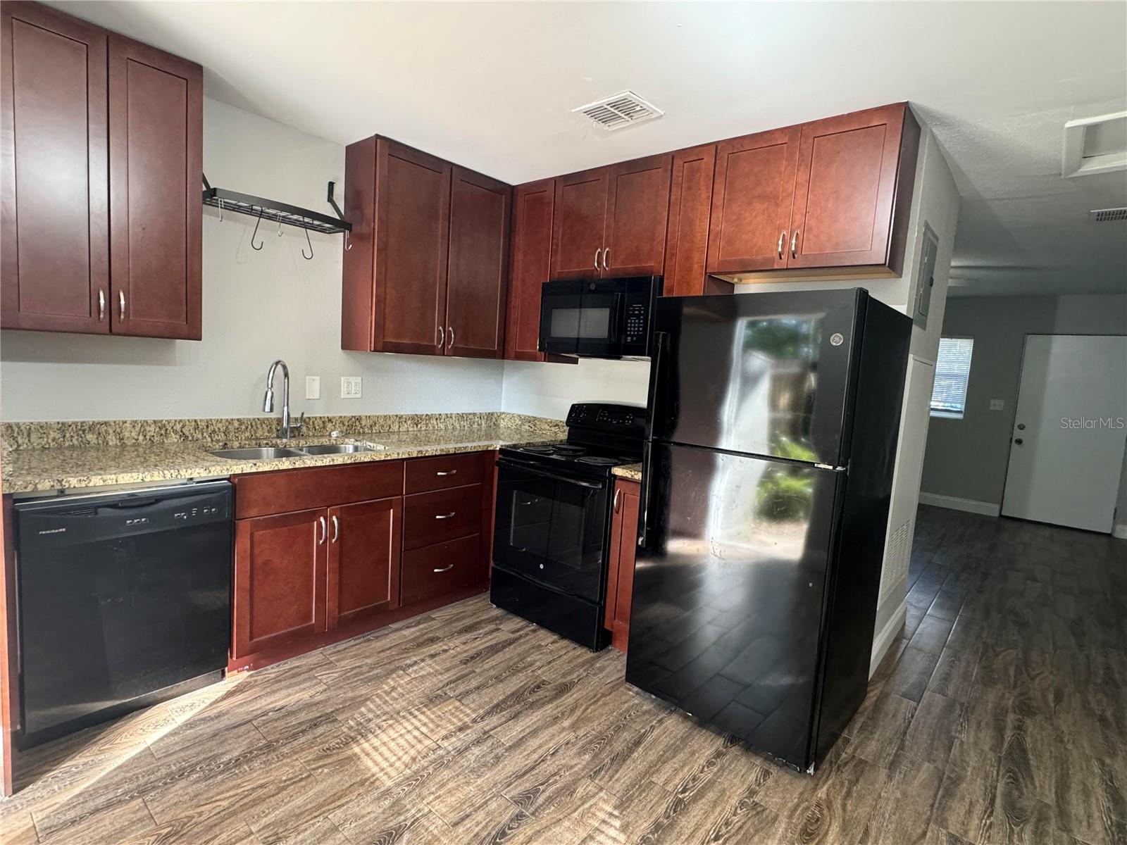 509 VARSITY ST — photo 4