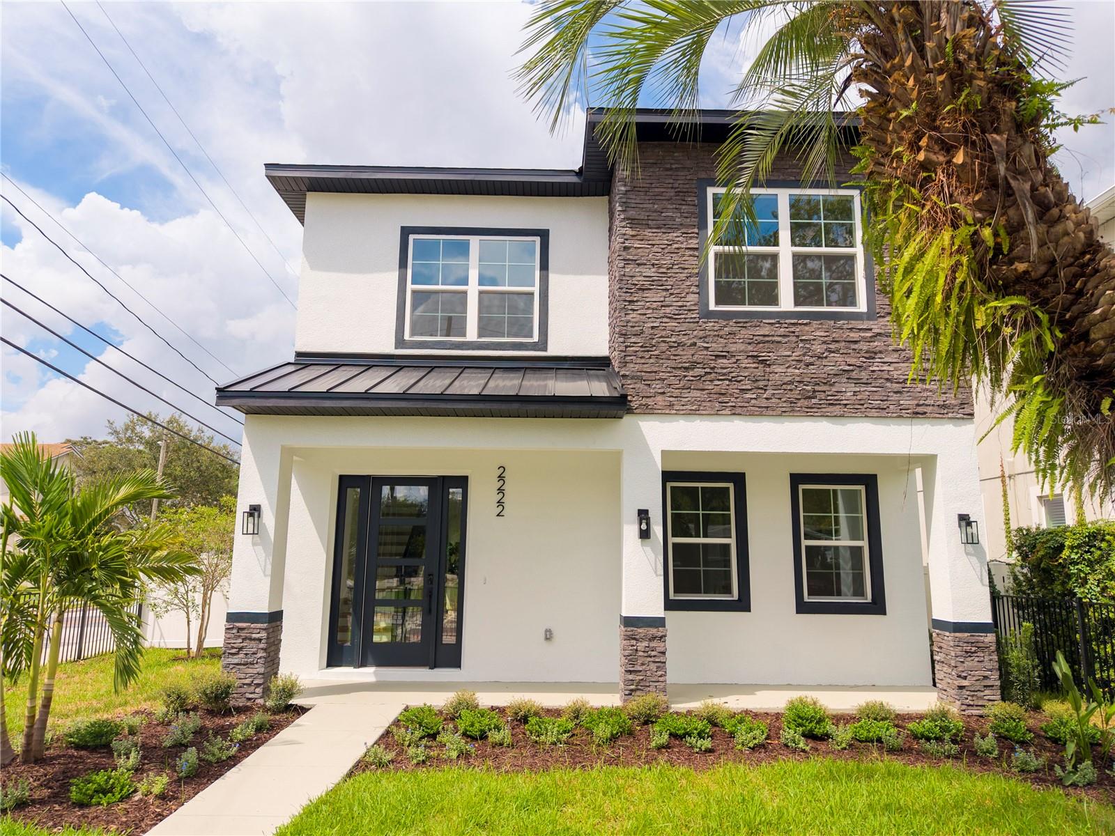 2222 DELANEY AVE