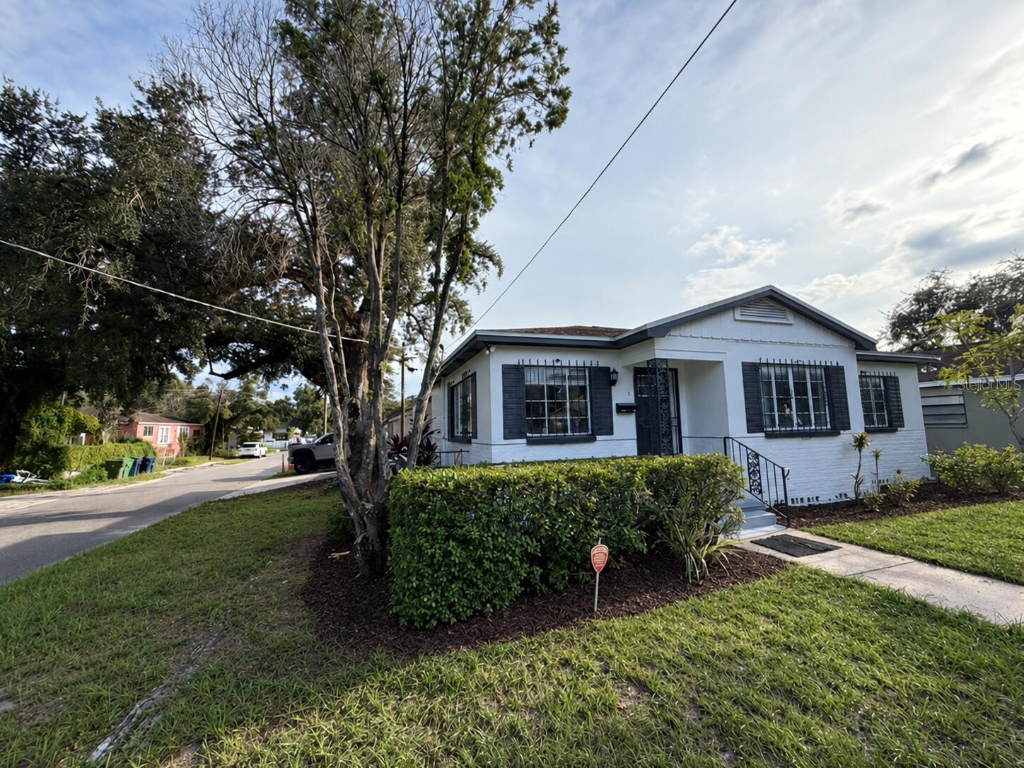 2217 MALLORY AVE — photo 2