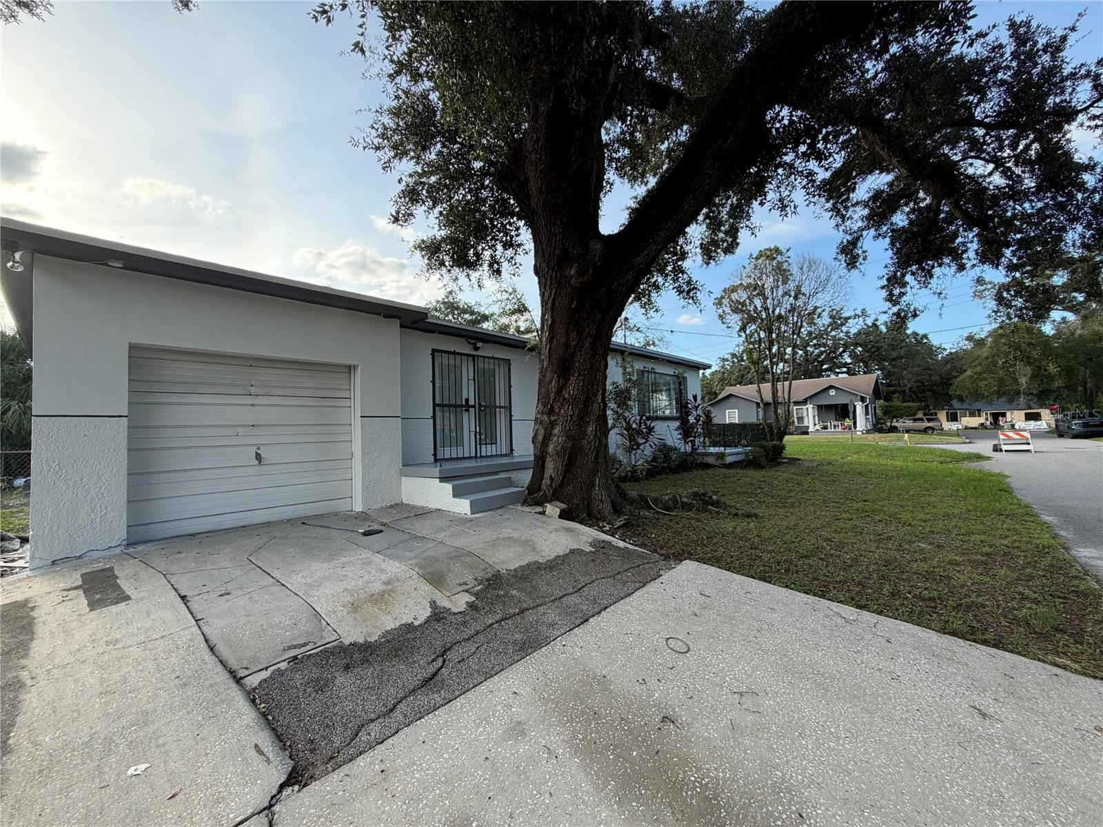 2217 MALLORY AVE — photo 4