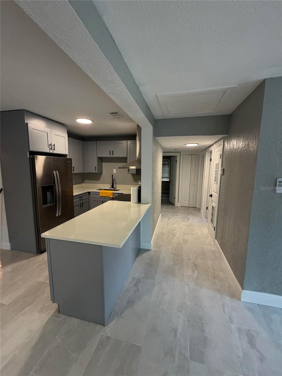 2217 MALLORY AVE — photo 8