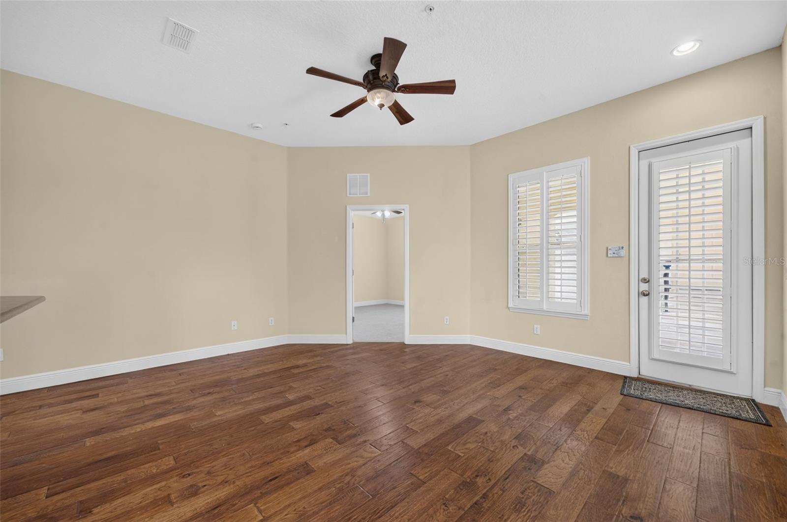 1122 CHARMING ST — photo 12