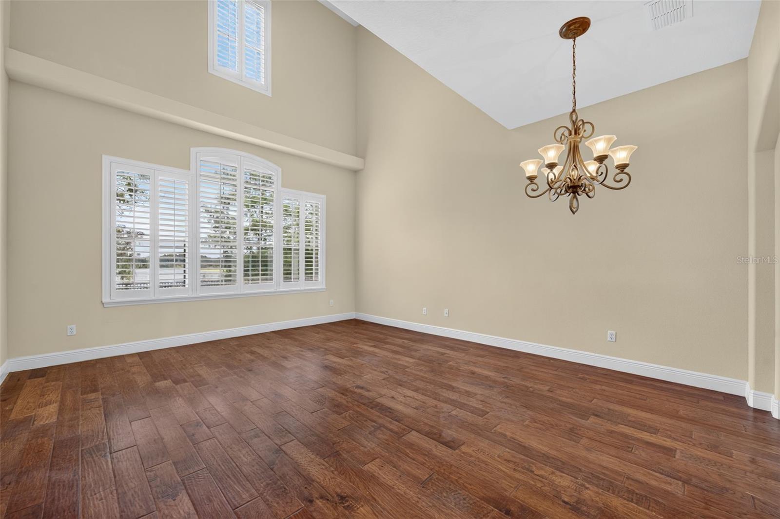 1122 CHARMING ST — photo 6