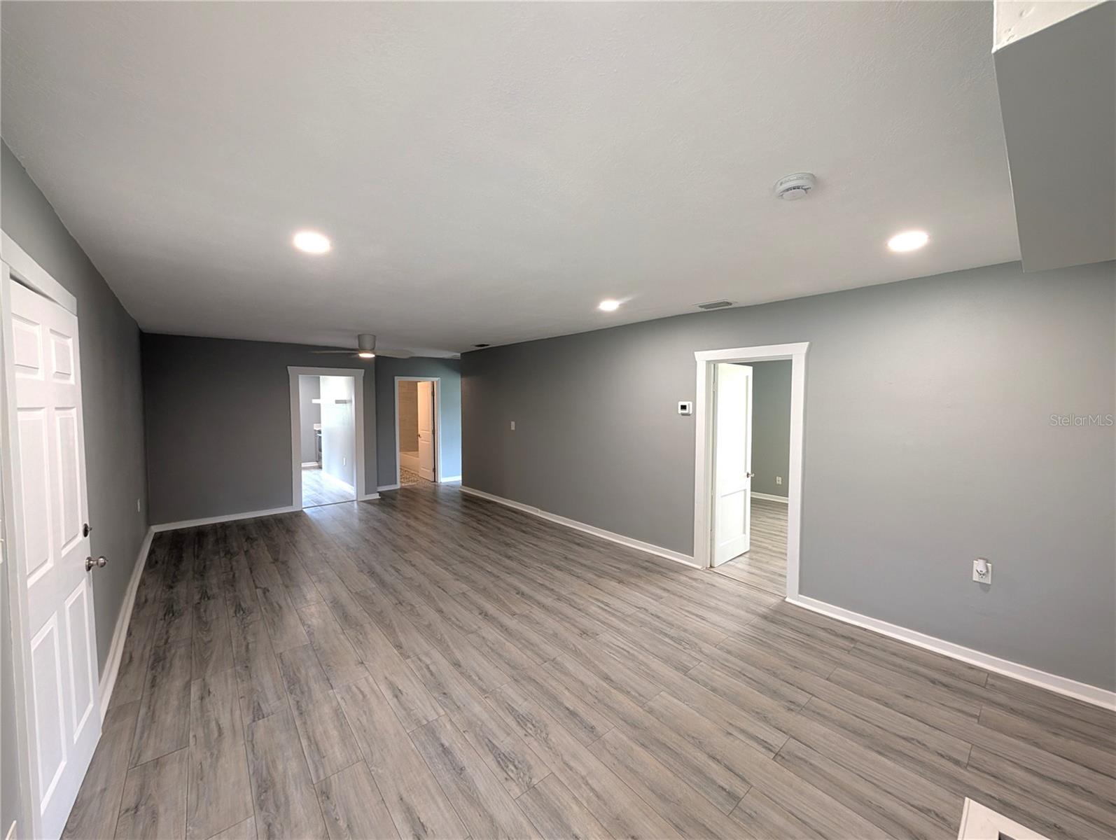 6805 N NAVIN AVE — photo 5