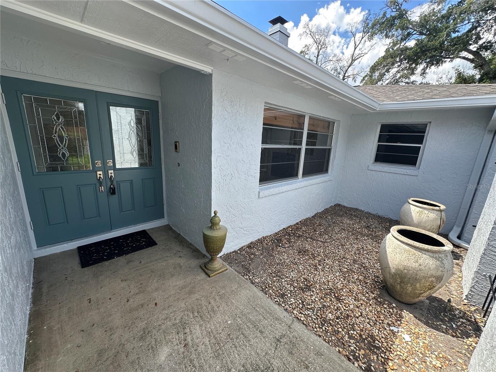 610 IRIS ST — photo 2