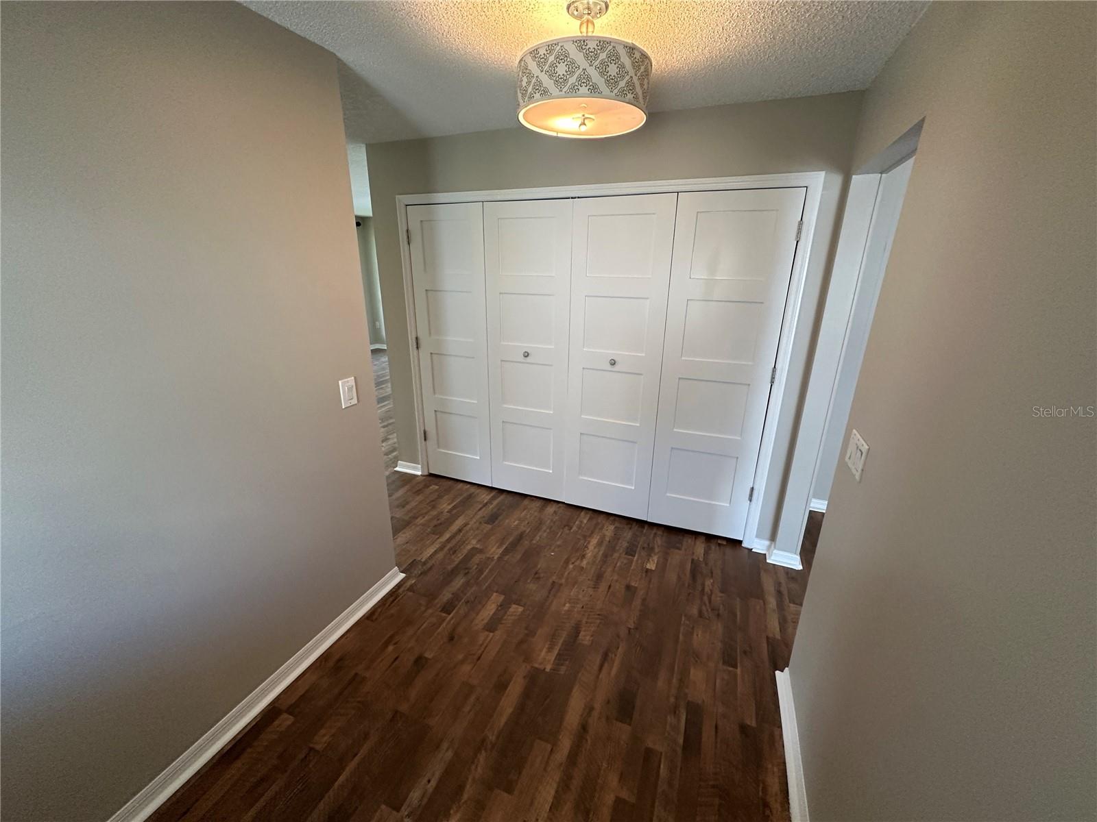 610 IRIS ST — photo 4