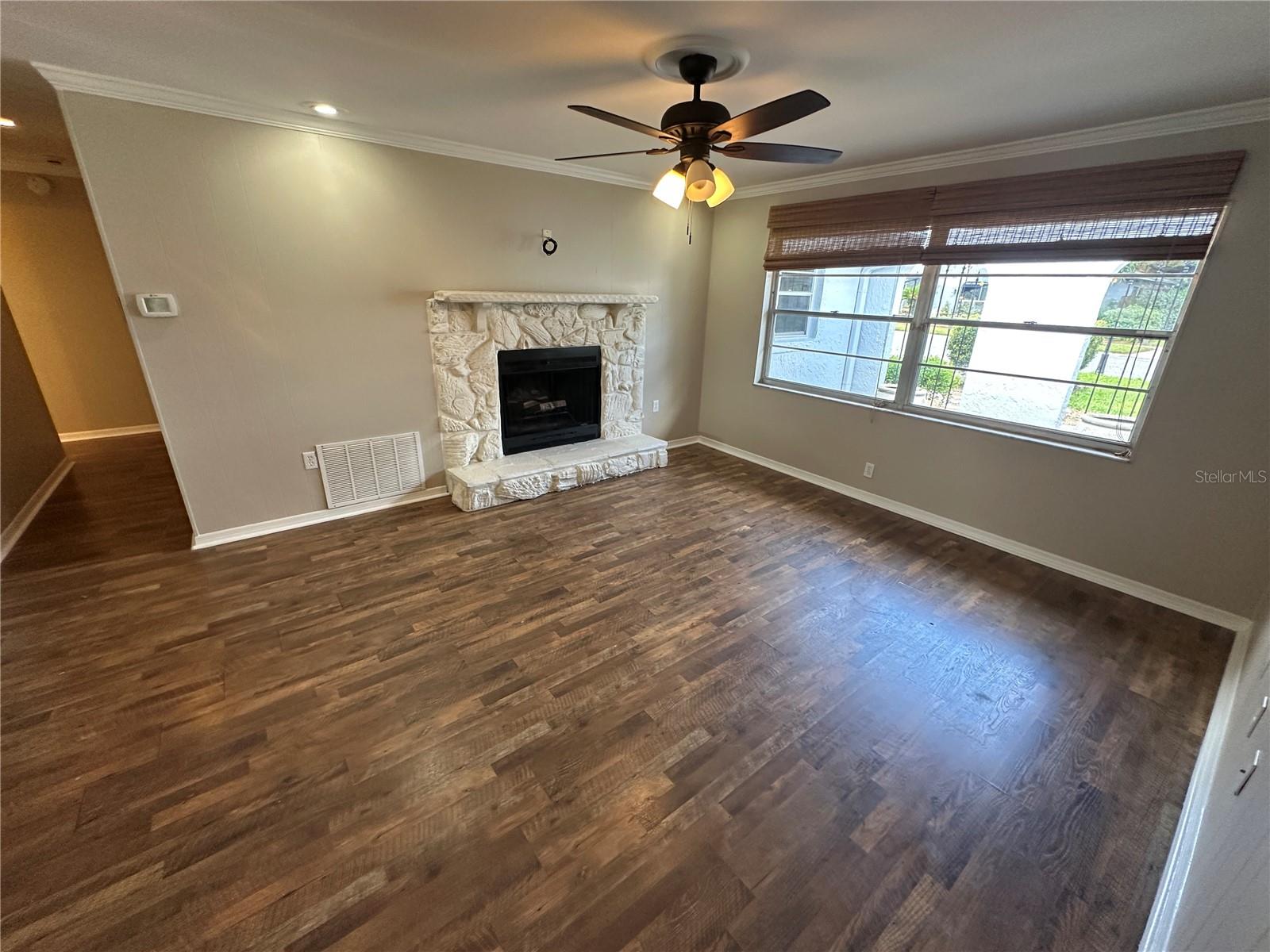 610 IRIS ST — photo 6