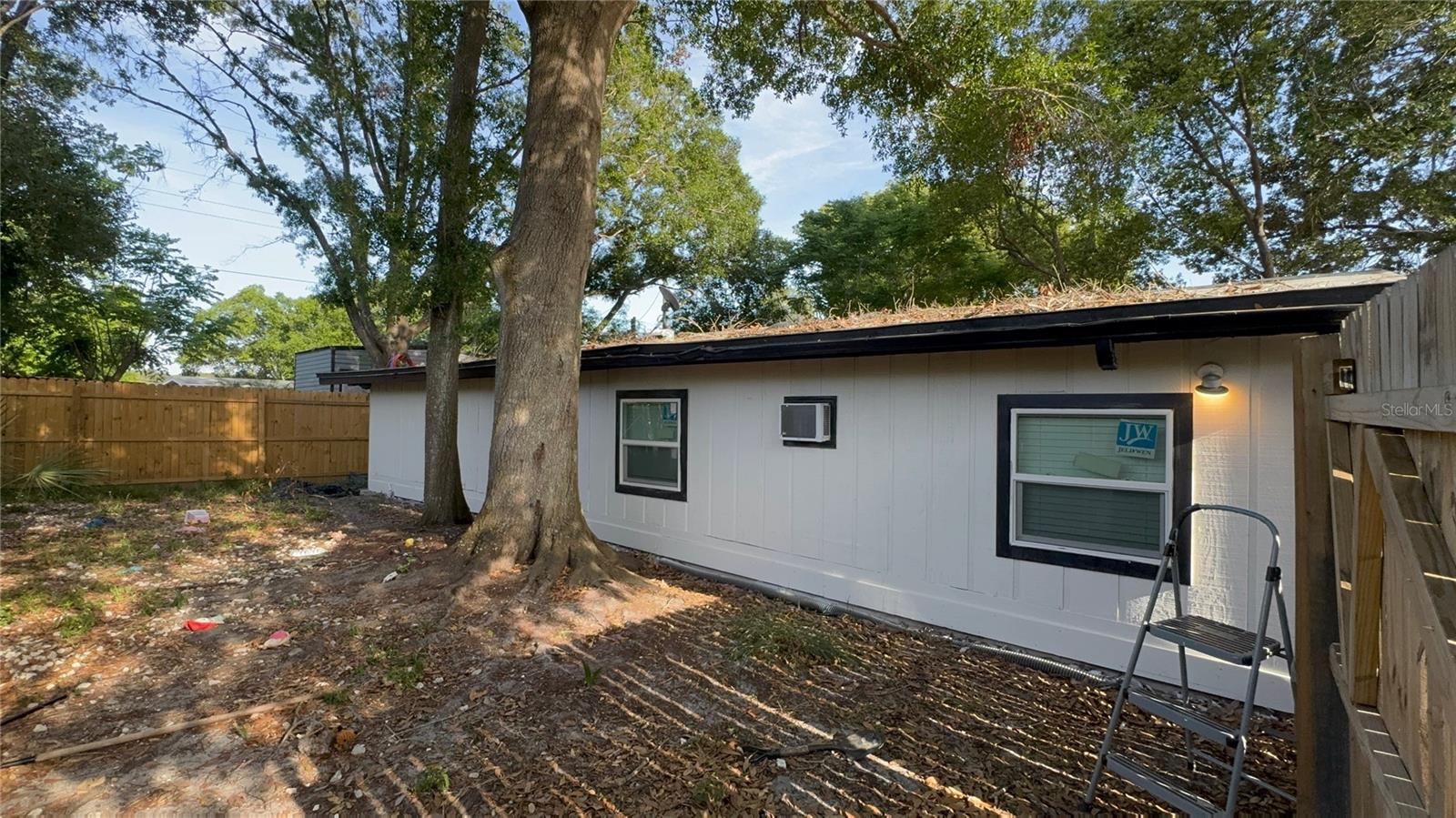 1386 CLEMATIS LN — photo 2