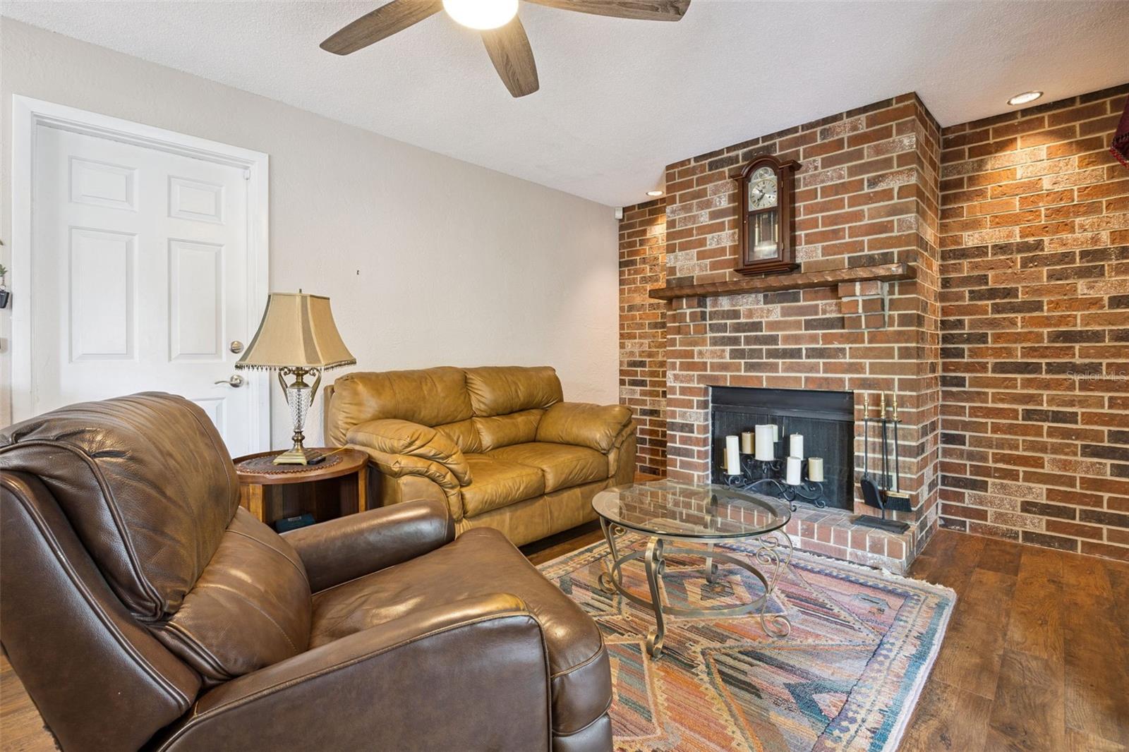 1657 N NORMANDY BLVD — photo 9