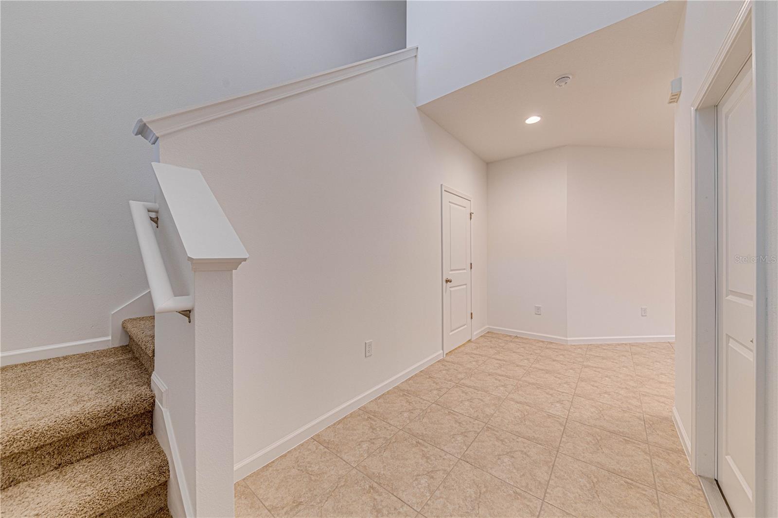 4454 DAVOS DR — photo 9