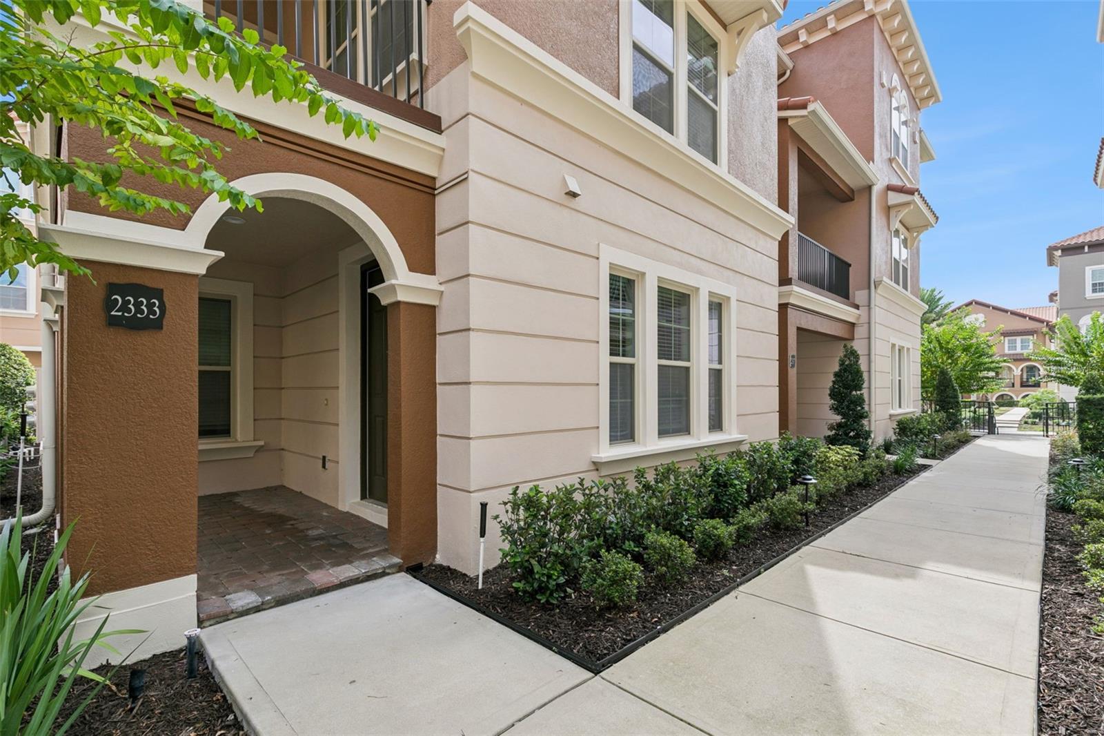 2333 LOBELIA DR — photo 2