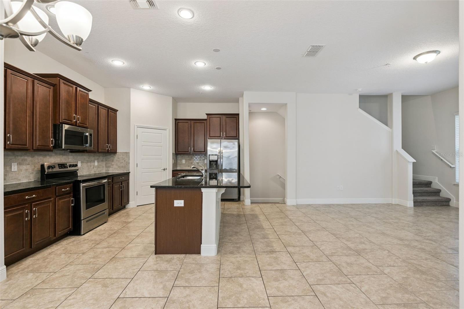 2333 LOBELIA DR — photo 12