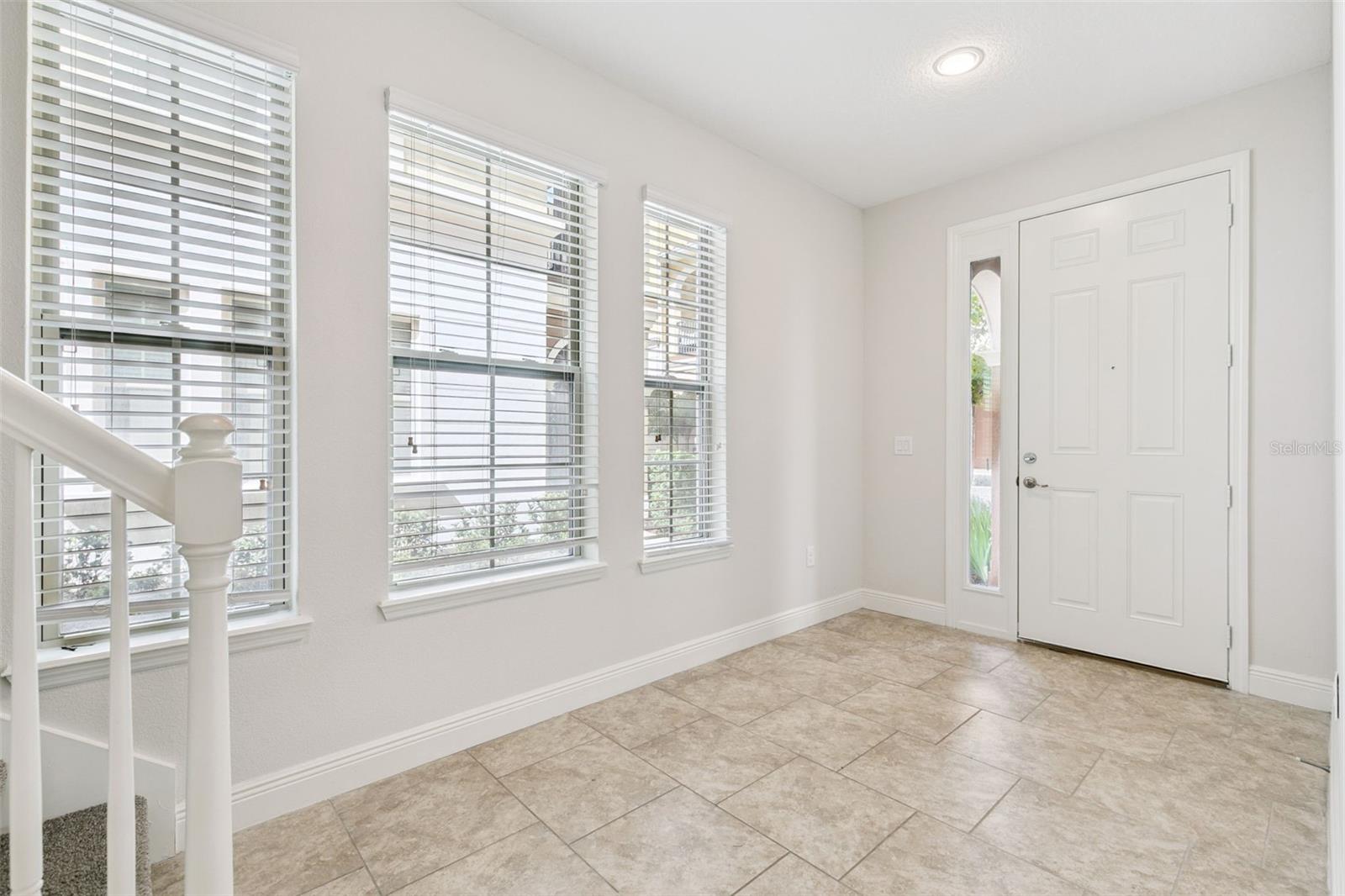 2333 LOBELIA DR — photo 4