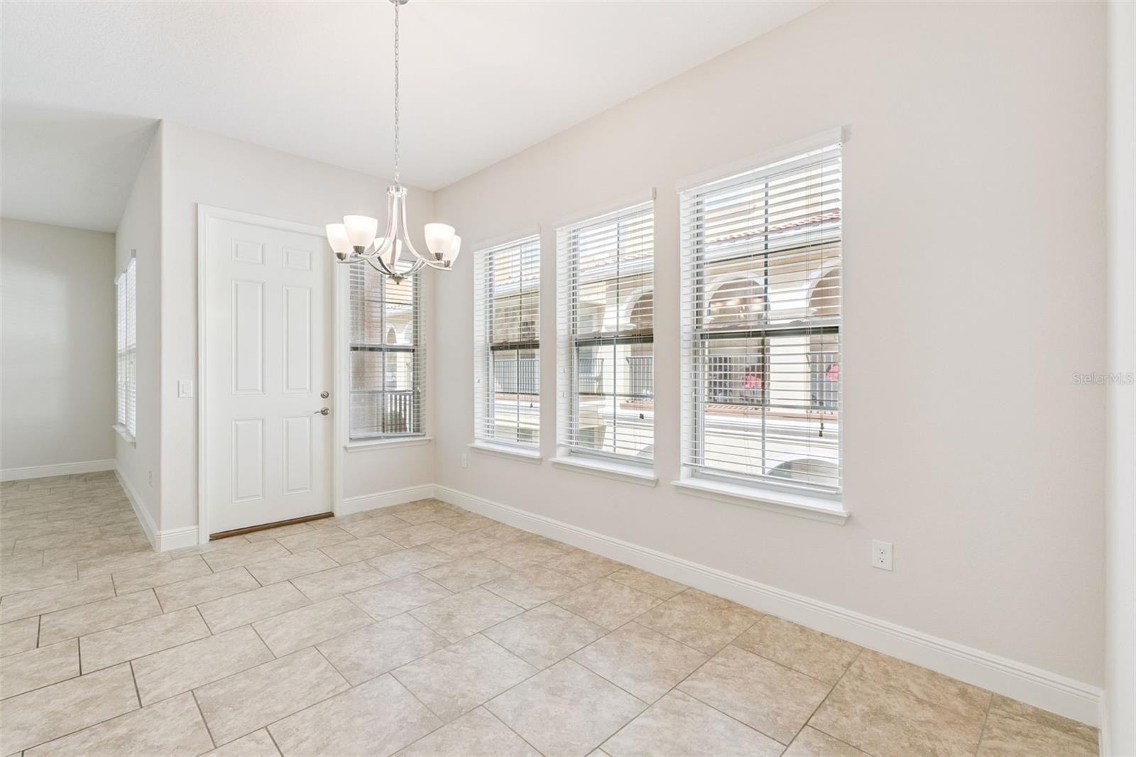 2333 LOBELIA DR — photo 10