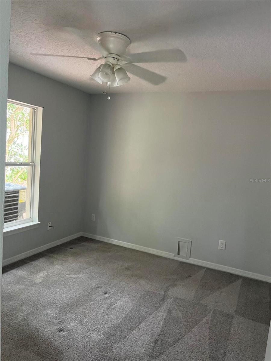 2833 HARDENBERGH LN — photo 6