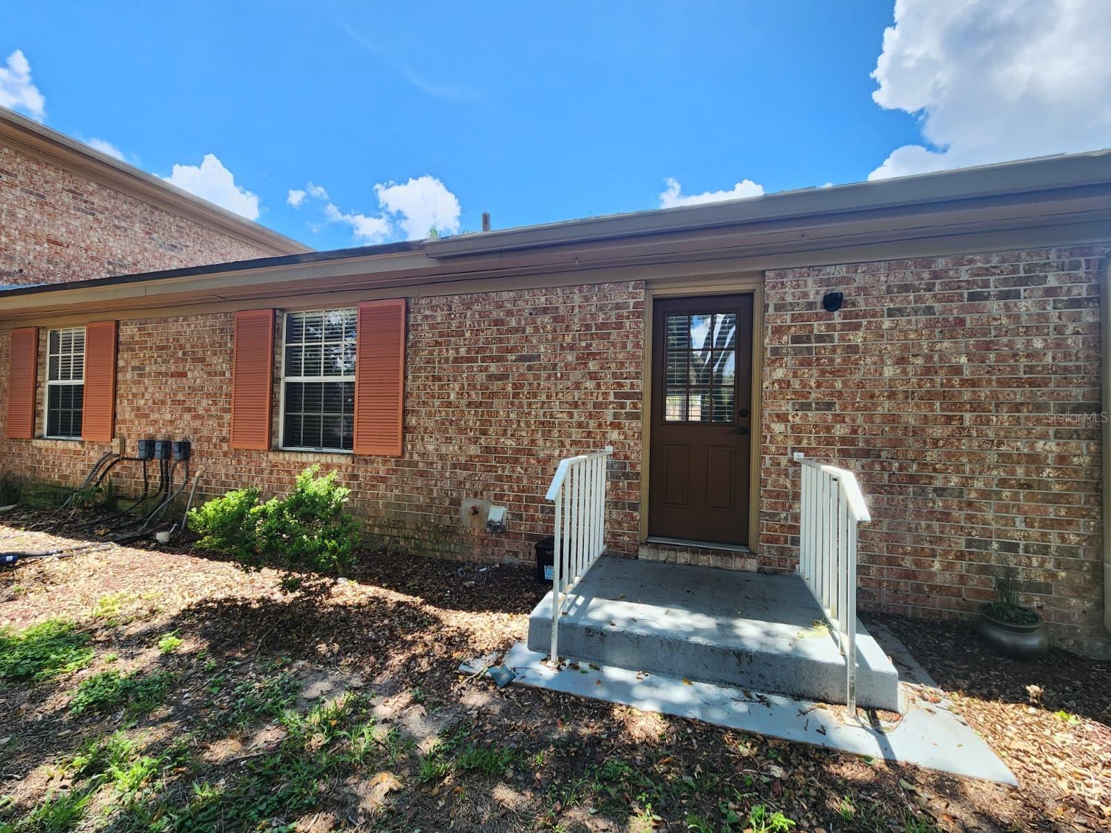 416 BANYON TREE CIR #108 — photo 3