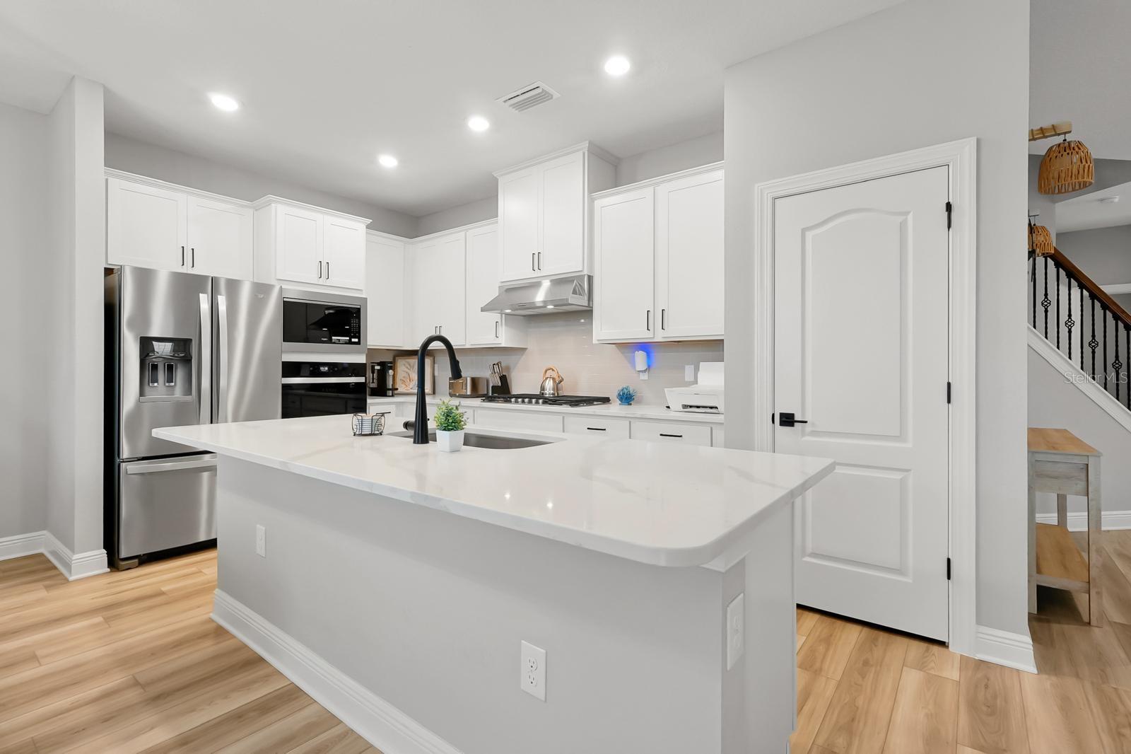 7692 SOMERSWORTH DR — photo 9