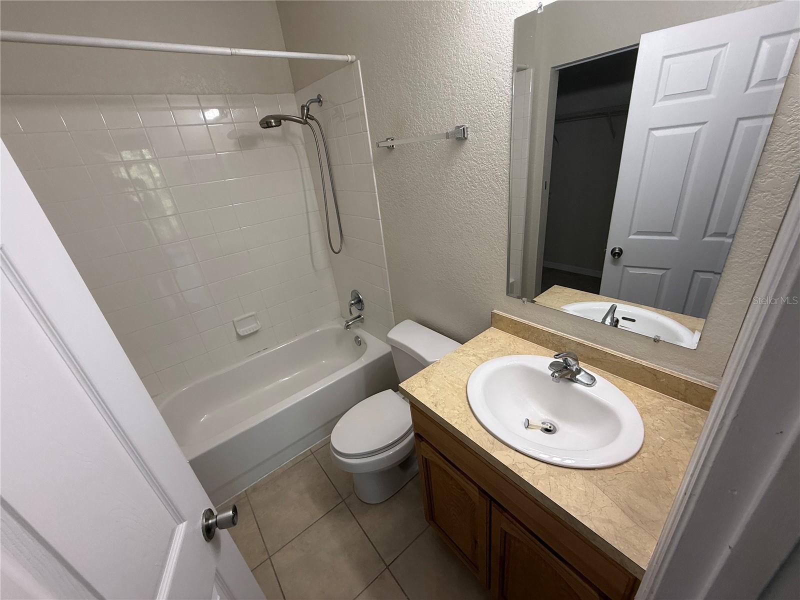 1995 ERVING CIR #307 — photo 8