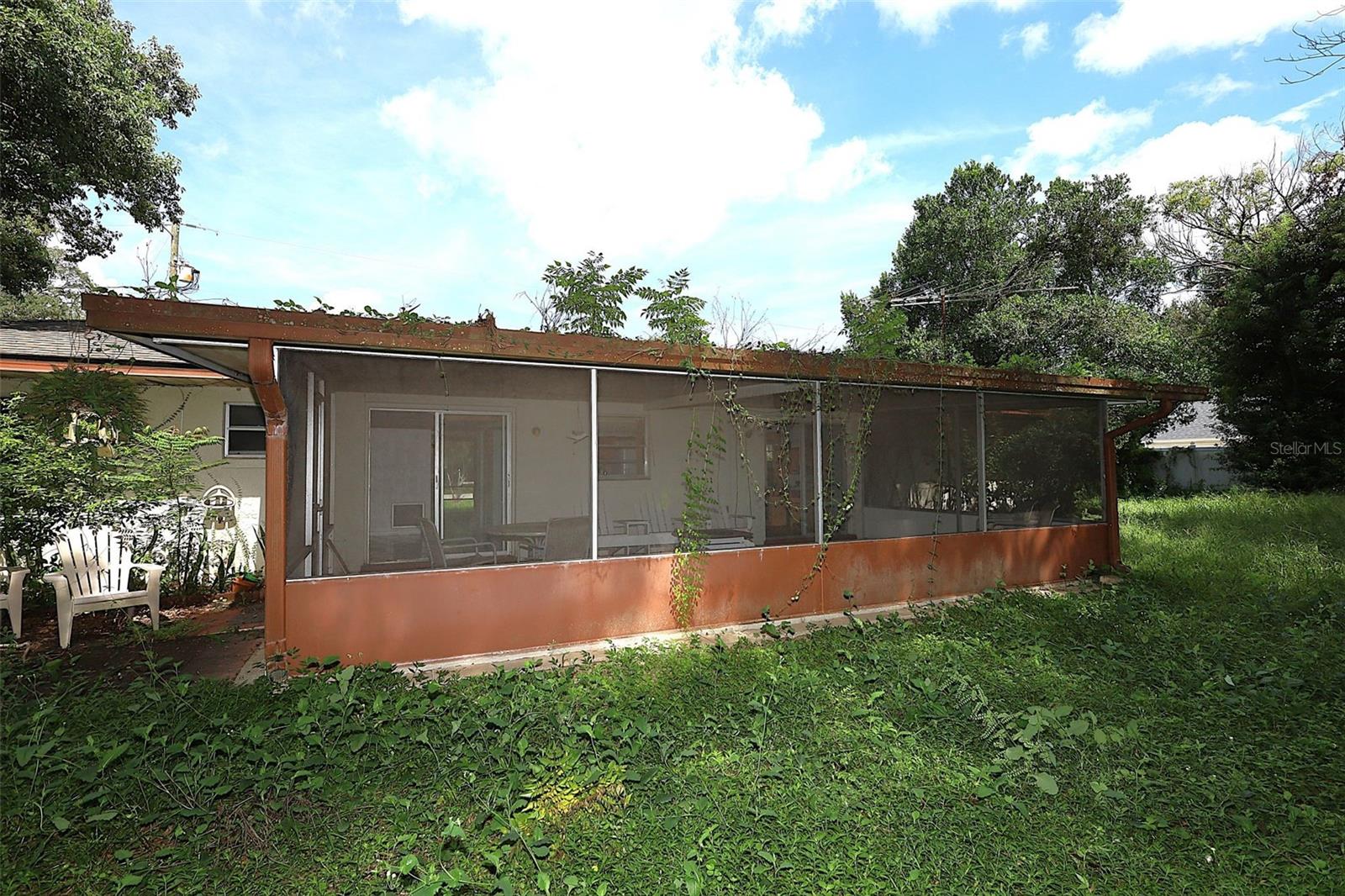 339 COLOMBA RD — photo 9