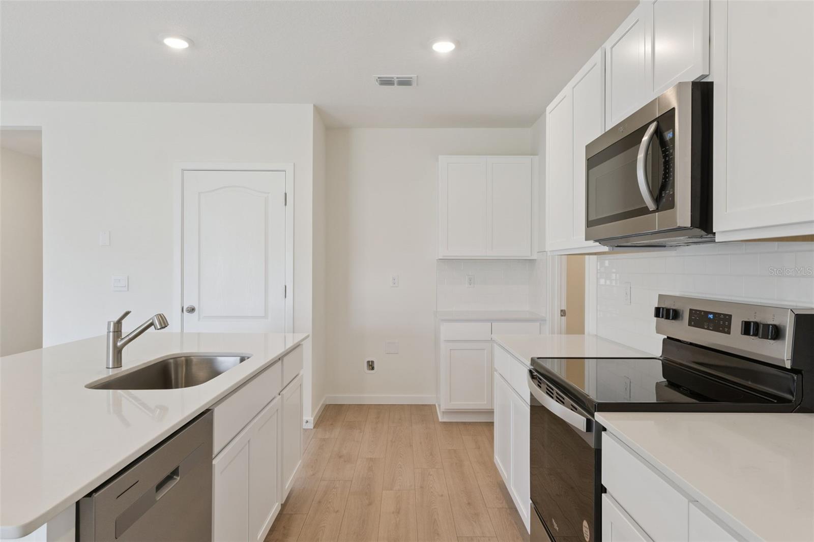 1945 HOWARD MESA DR — photo 10