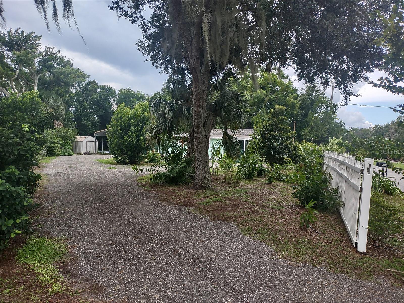 901 HIBISCUS CT — photo 3